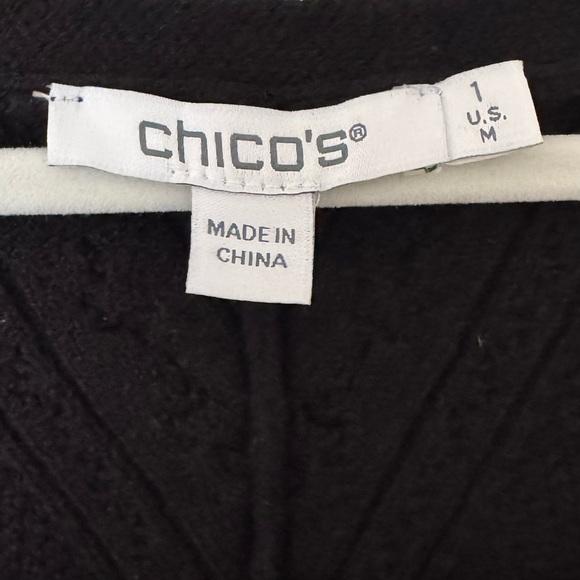 New Chico’s Black Sweater Studded V-Neck Holiday Pullover Knit Size 1 (Medium) - Picture 7 of 8